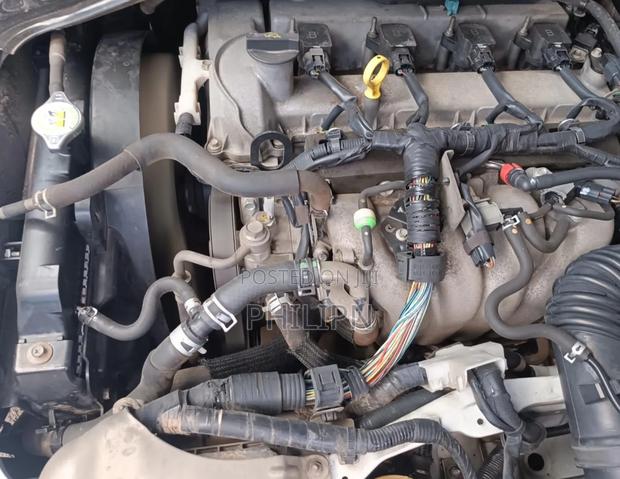 Mazda Bongo 2013 White - thumbnail 7