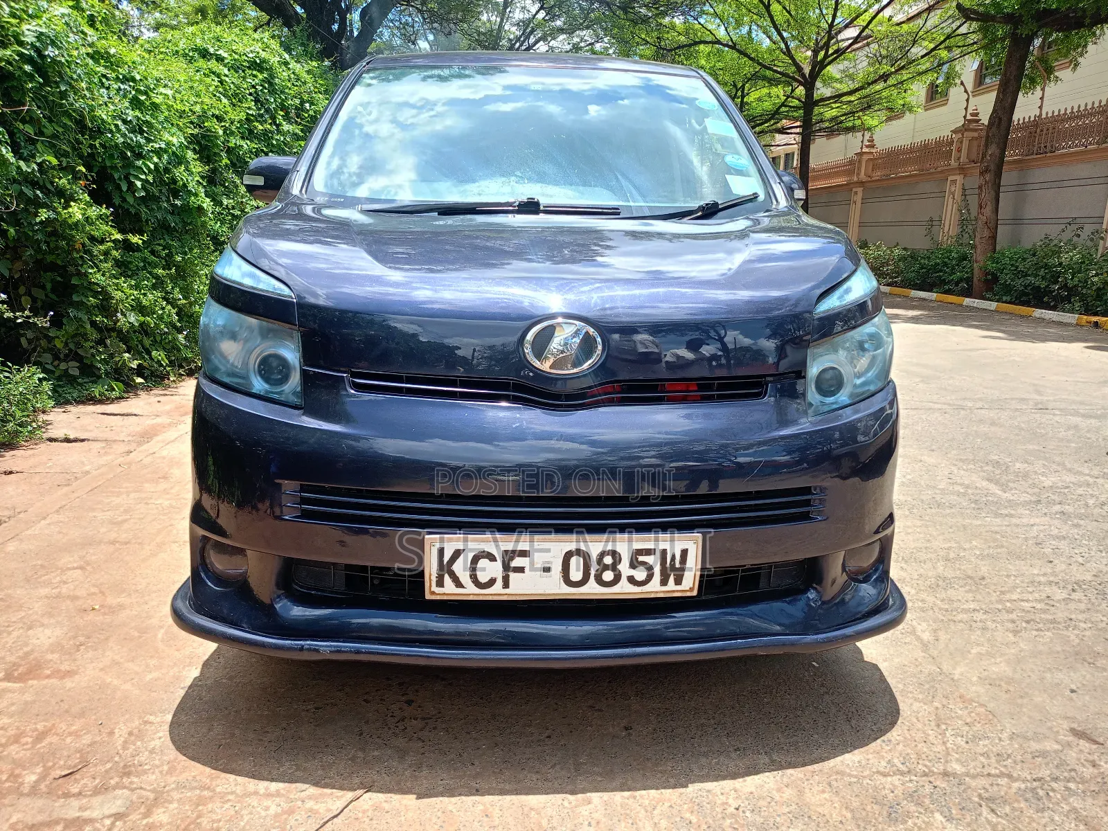 Toyota Voxy 2009 Purple