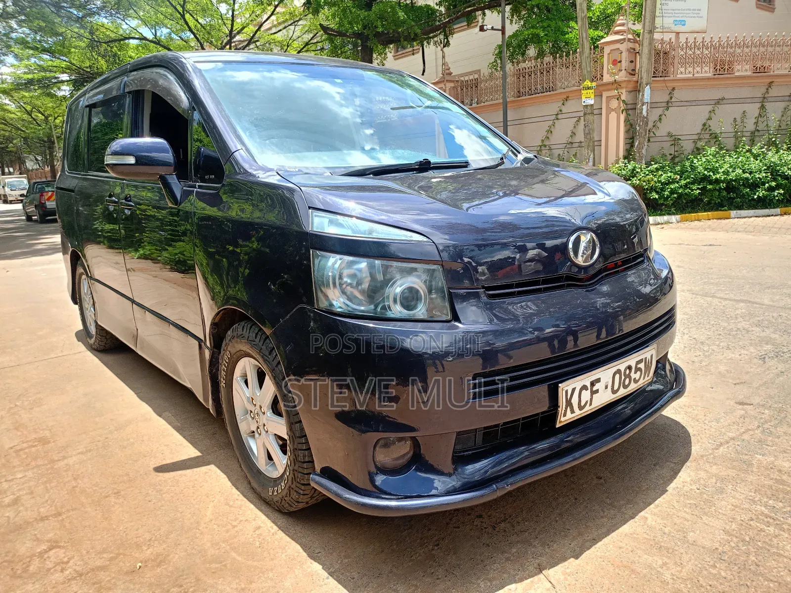 Toyota Voxy 2009 Purple