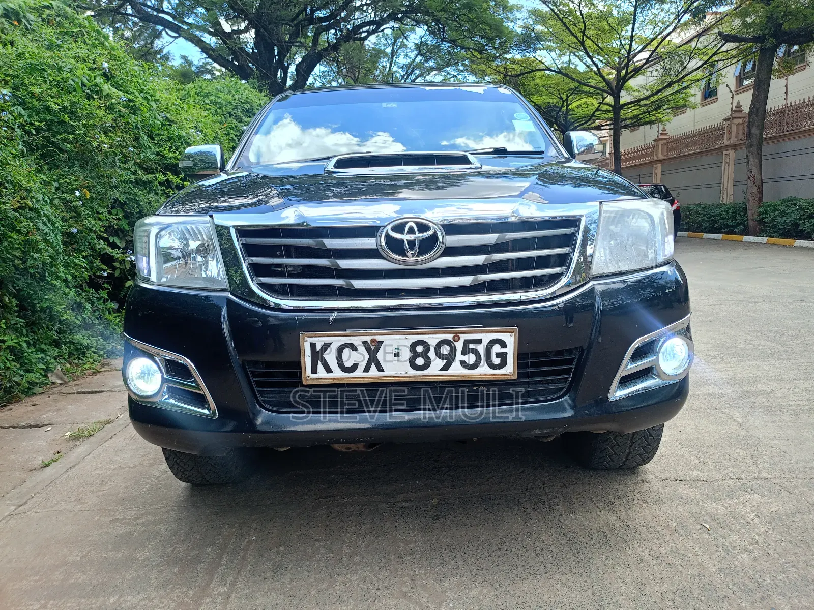 Toyota Hilux 2013 Matt Black