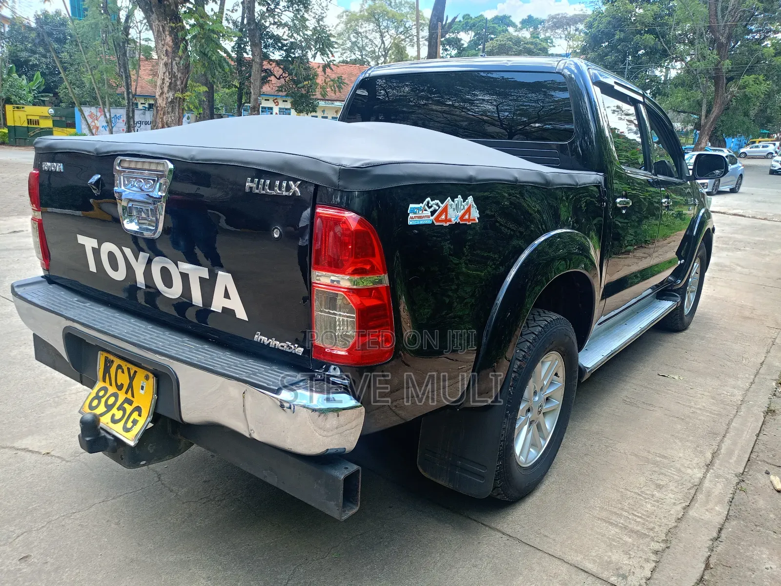 Toyota Hilux 2013 Matt Black