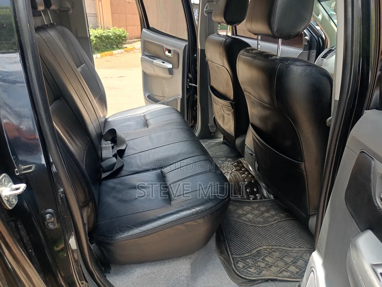Toyota Hilux 2013 Matt Black