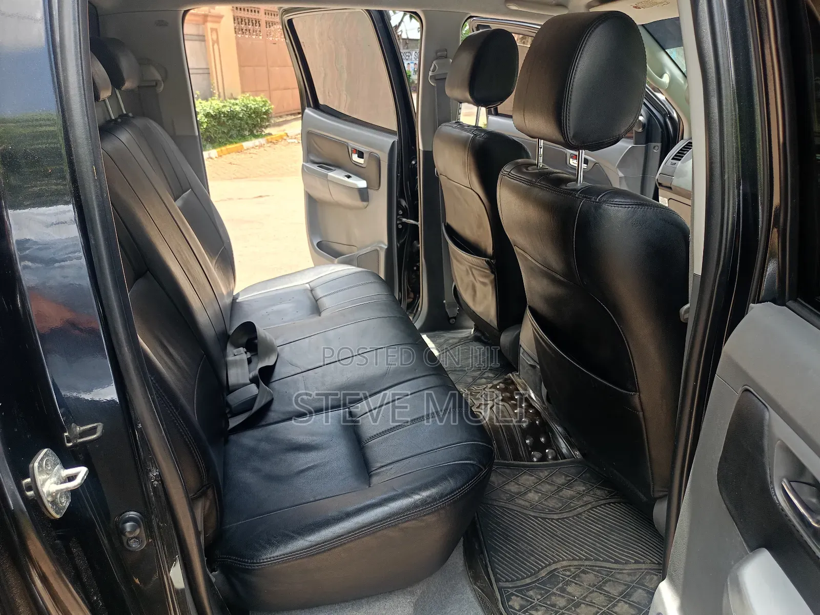 Toyota Hilux 2013 Matt Black