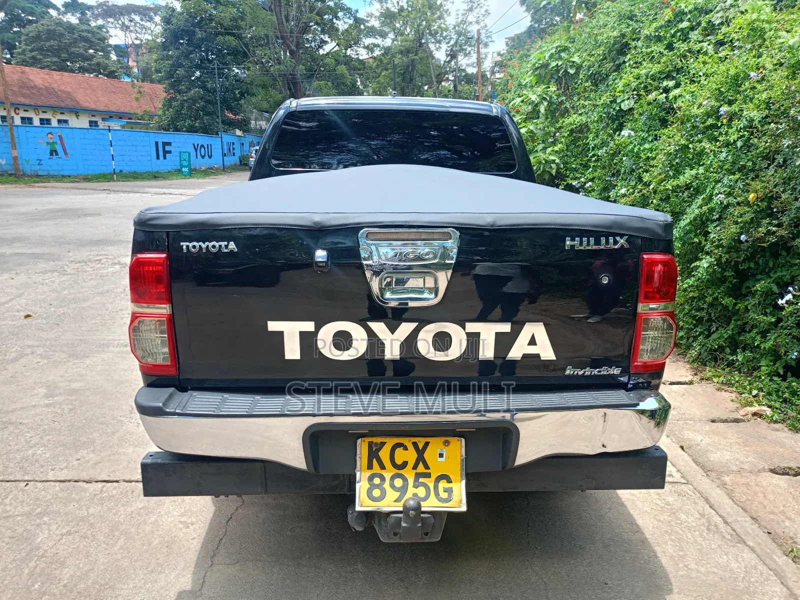 Toyota Hilux 2013 Matt Black