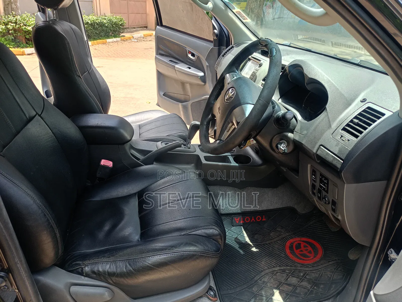 Toyota Hilux 2013 Matt Black