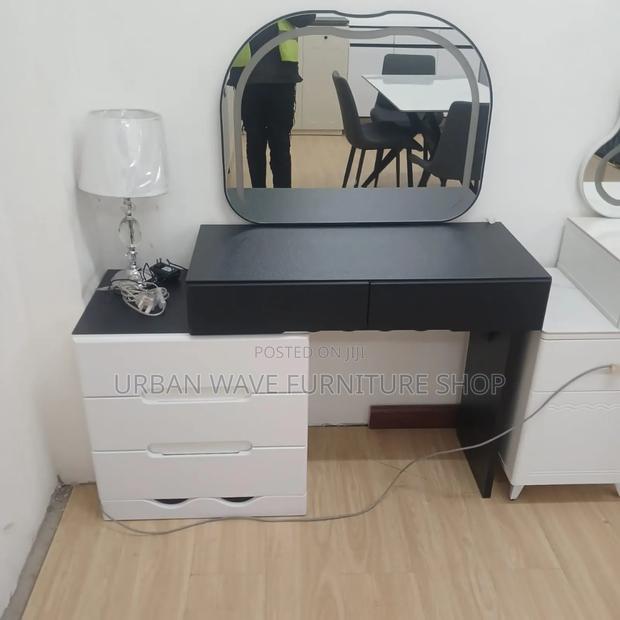 Makeup  Station Desk