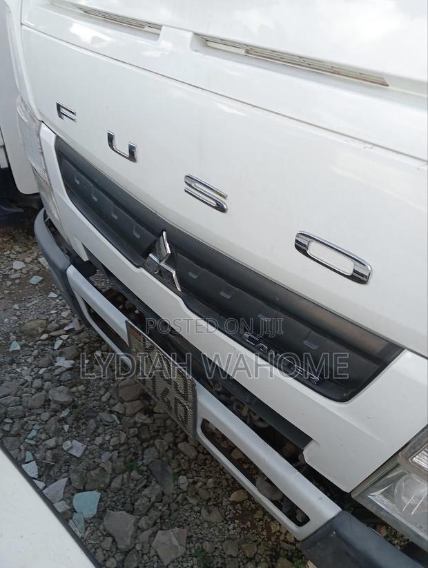 Mitsubishi Fuso 2015 White - thumbnail 3
