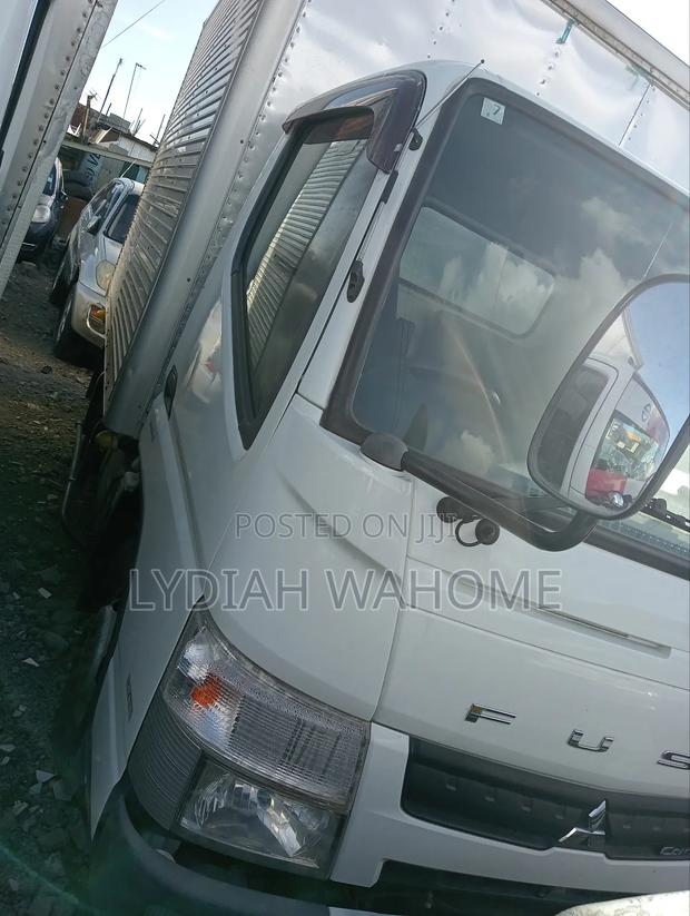 Mitsubishi Fuso 2015 White - thumbnail 4