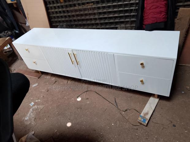 White Modern Design Tv Stand