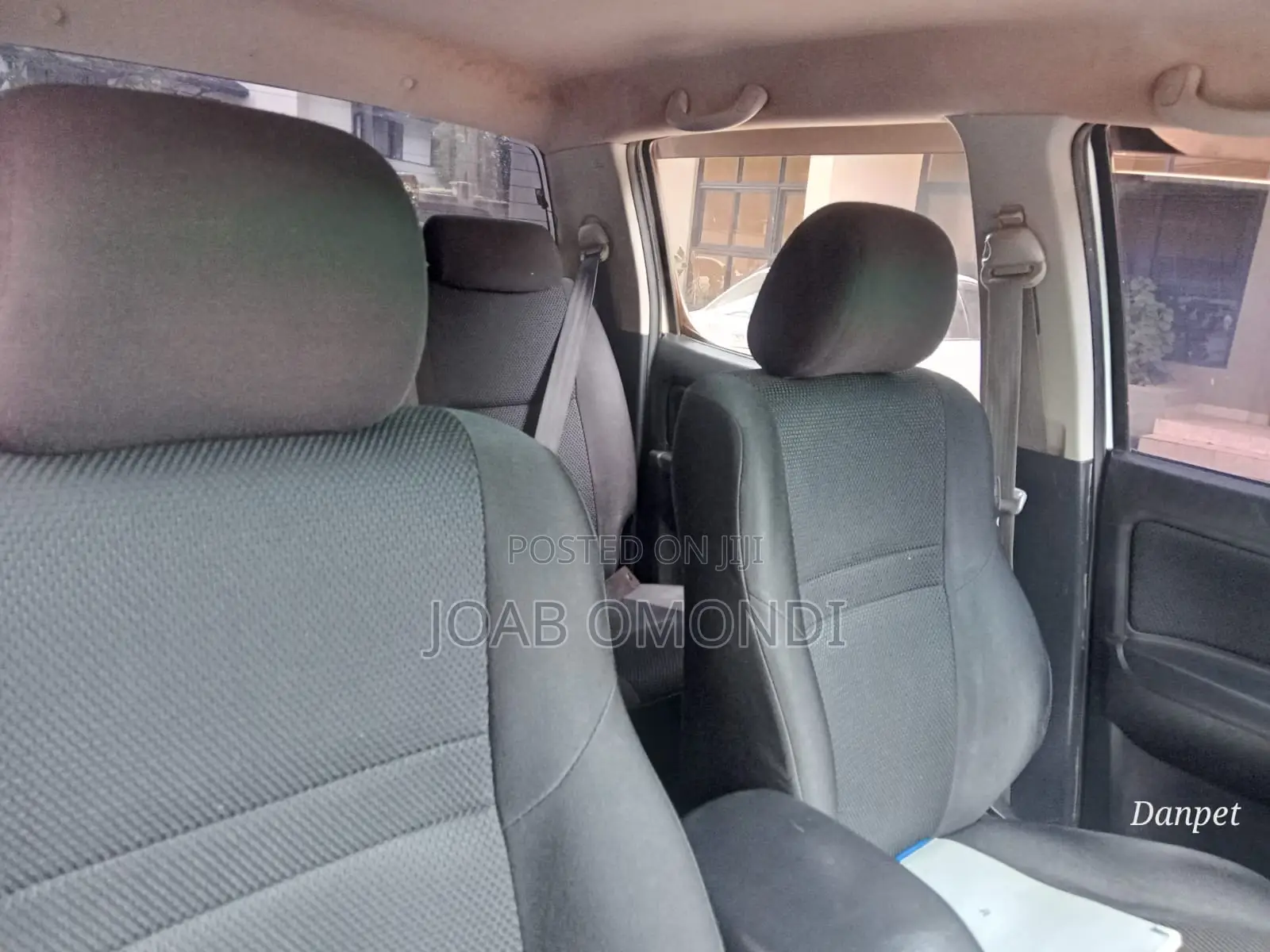 Toyota Hilux SR 4x4 2017 White
