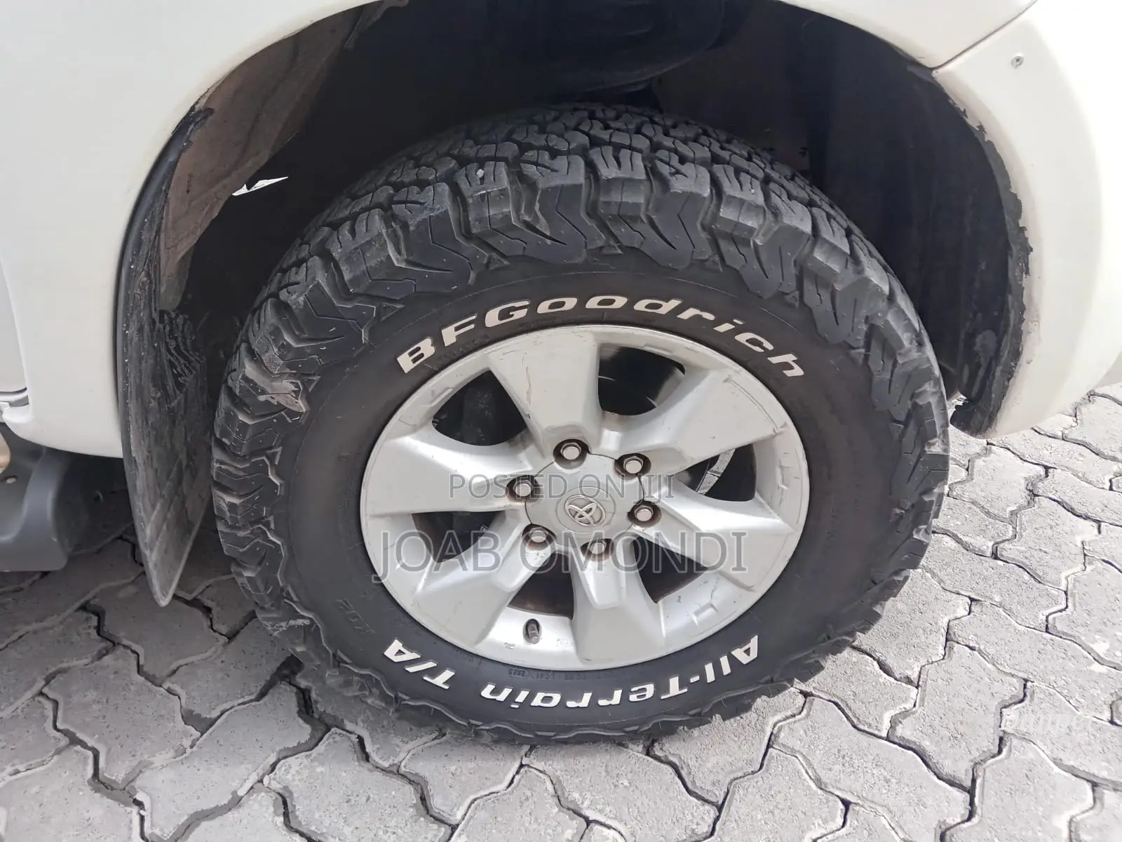 Toyota Hilux SR 4x4 2017 White