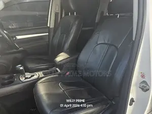 Toyota Hilux Revo Double Cab Deisel 2.4 AWD 2016 White