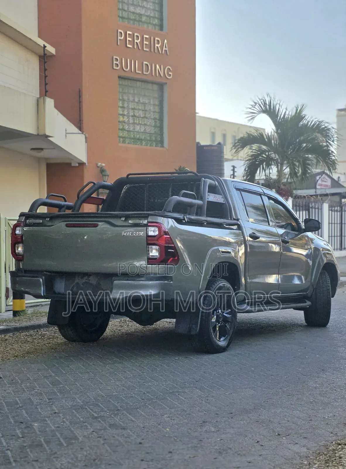 Toyota Hilux 2021 Brown
