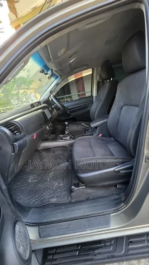 Toyota Hilux 2021 Brown