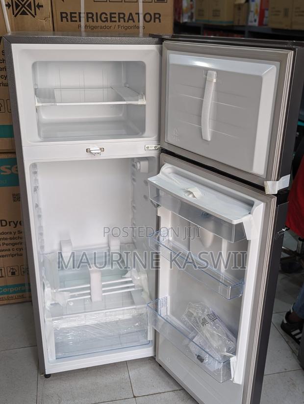Hisense 205 Liters Double Door Refrigerator With Dispenser - thumbnail 2