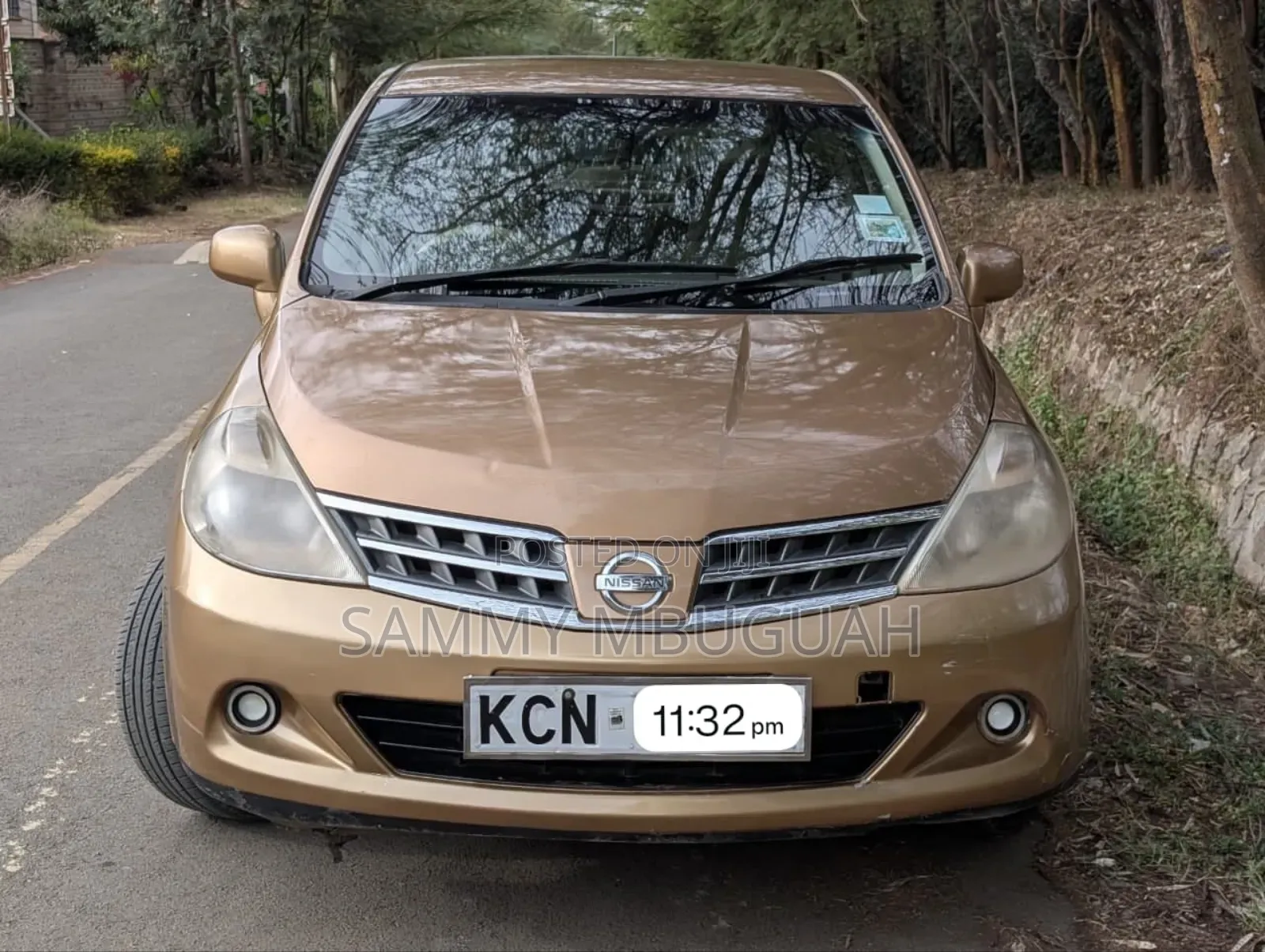 Nissan Tiida 2010 Beige