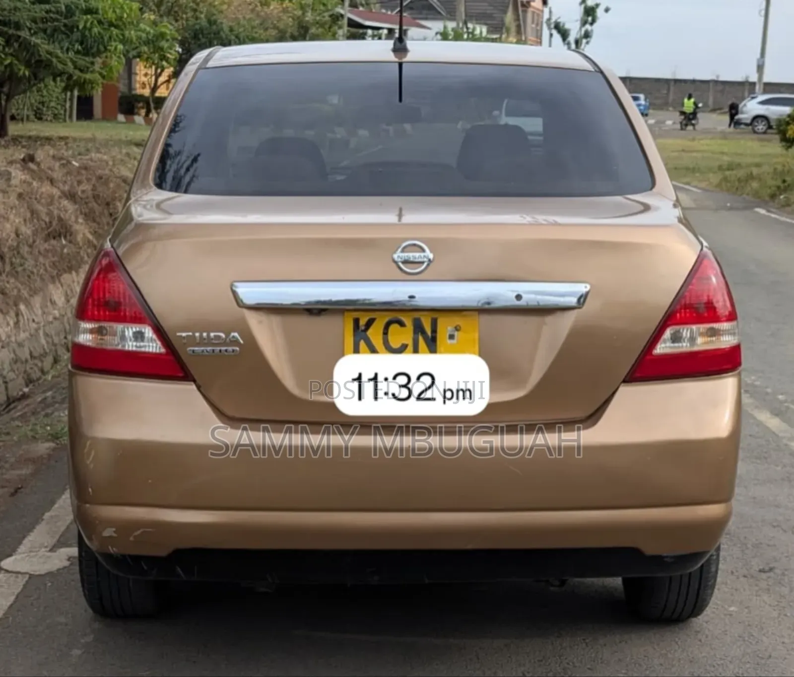 Nissan Tiida 2010 Beige
