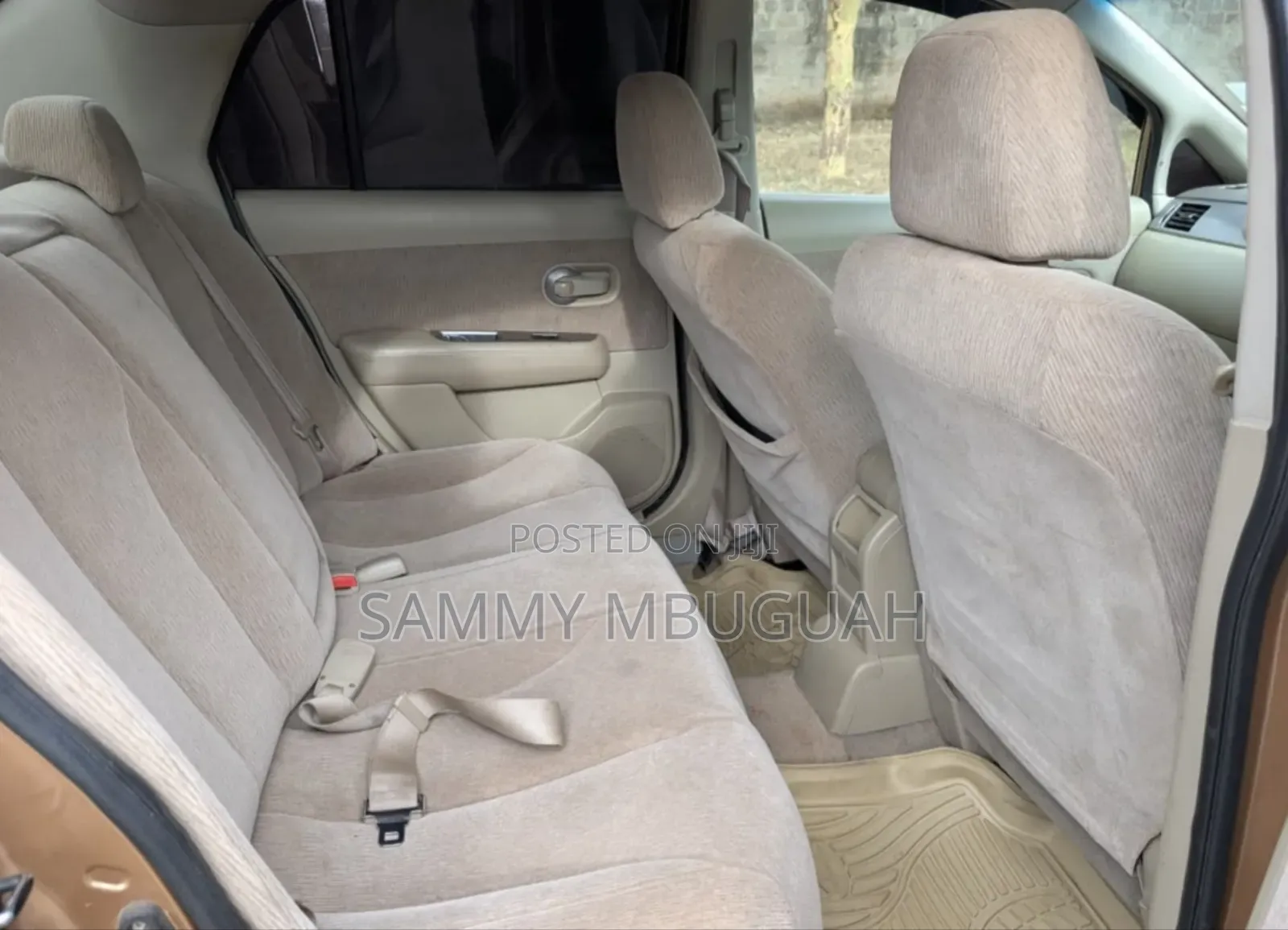Nissan Tiida 2010 Beige