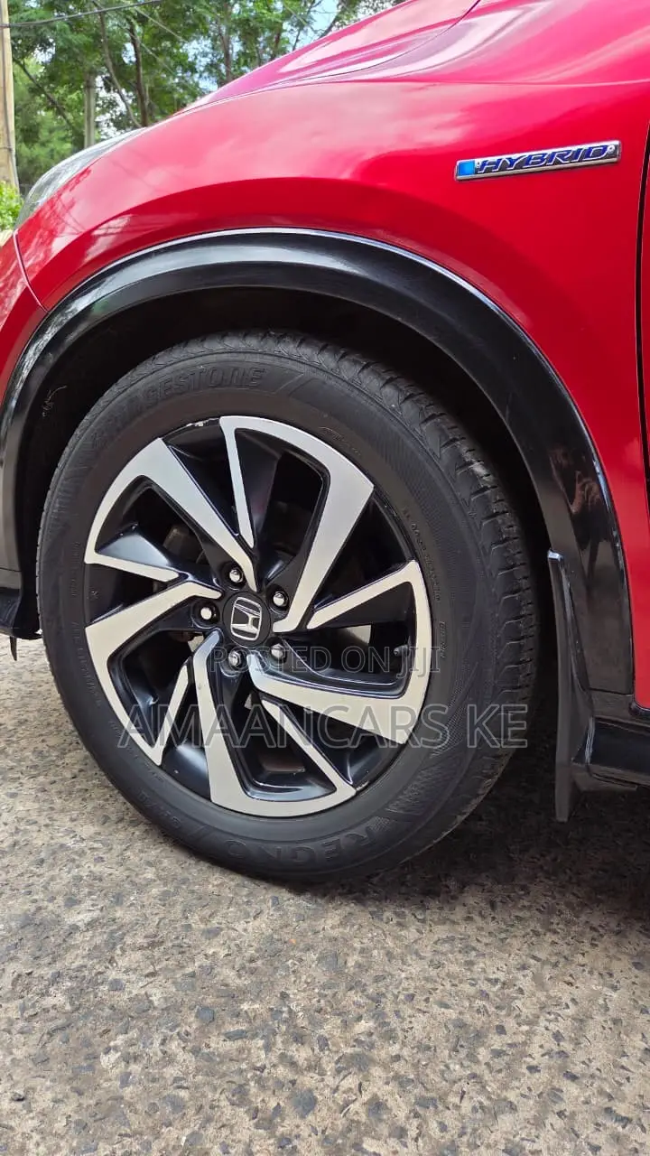 Honda Vezel 1.5 Hybrid 2WD 2016 Red