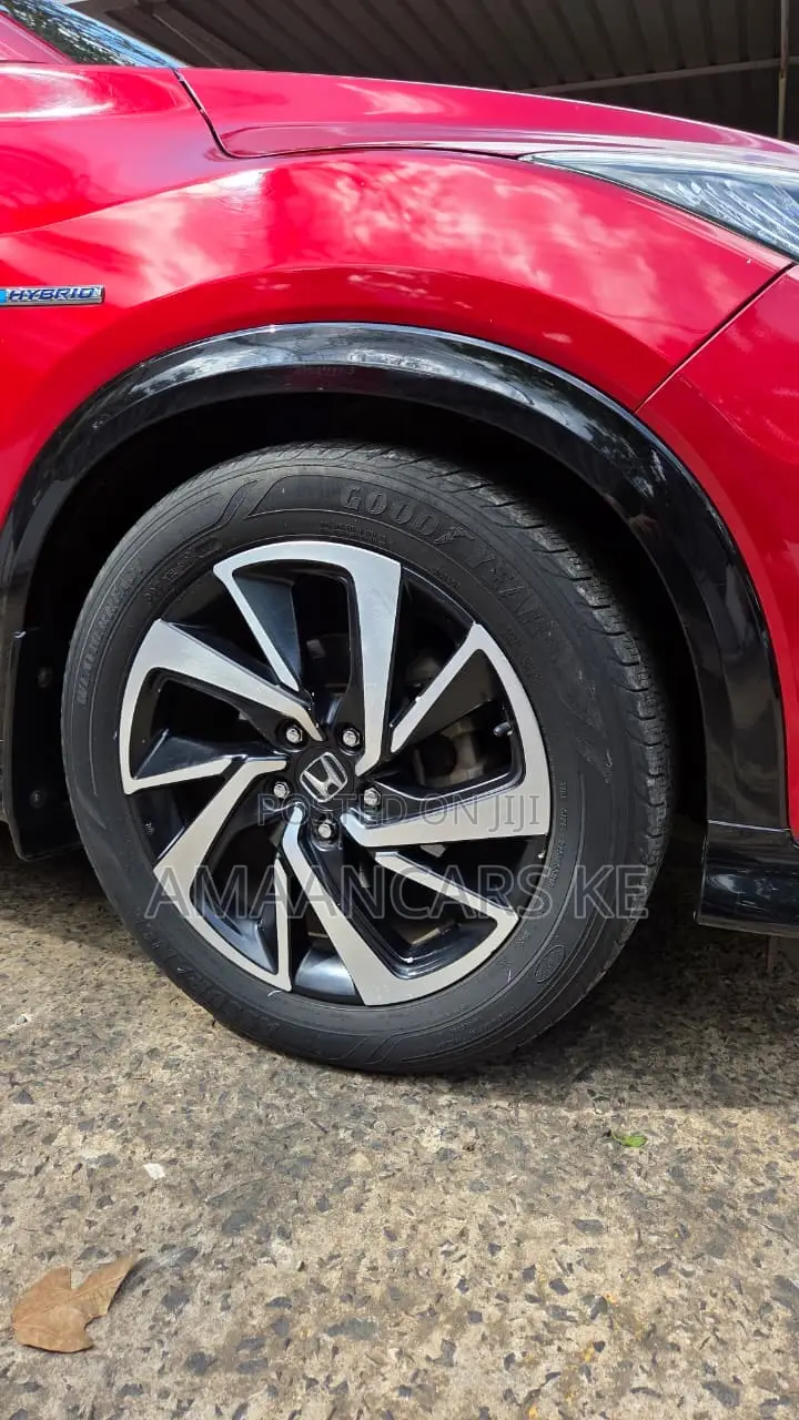 Honda Vezel 1.5 Hybrid 2WD 2016 Red