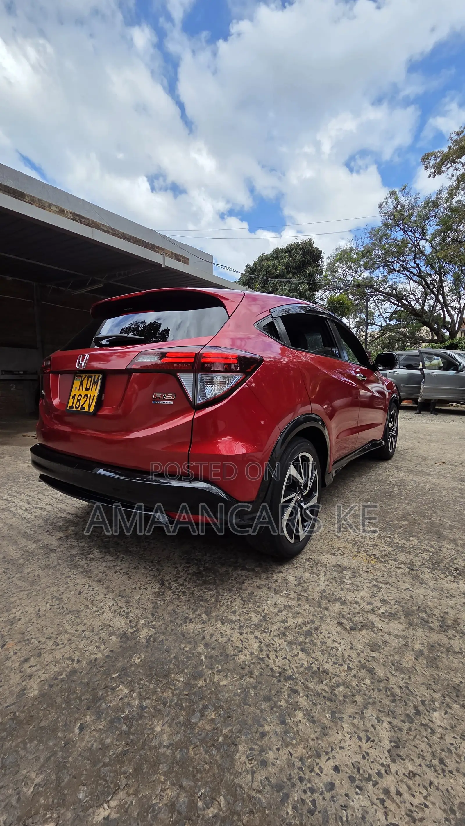 Honda Vezel 1.5 Hybrid 2WD 2016 Red