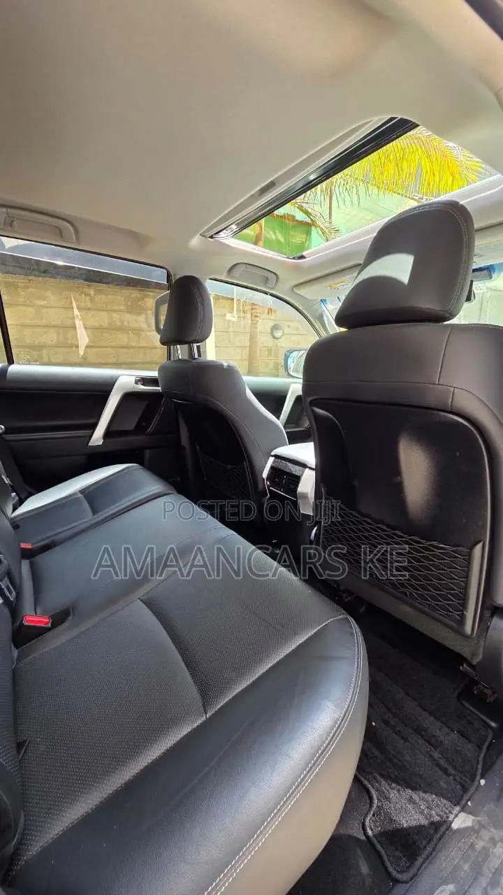 Toyota Land Cruiser Prado 2.8 2017 Silver