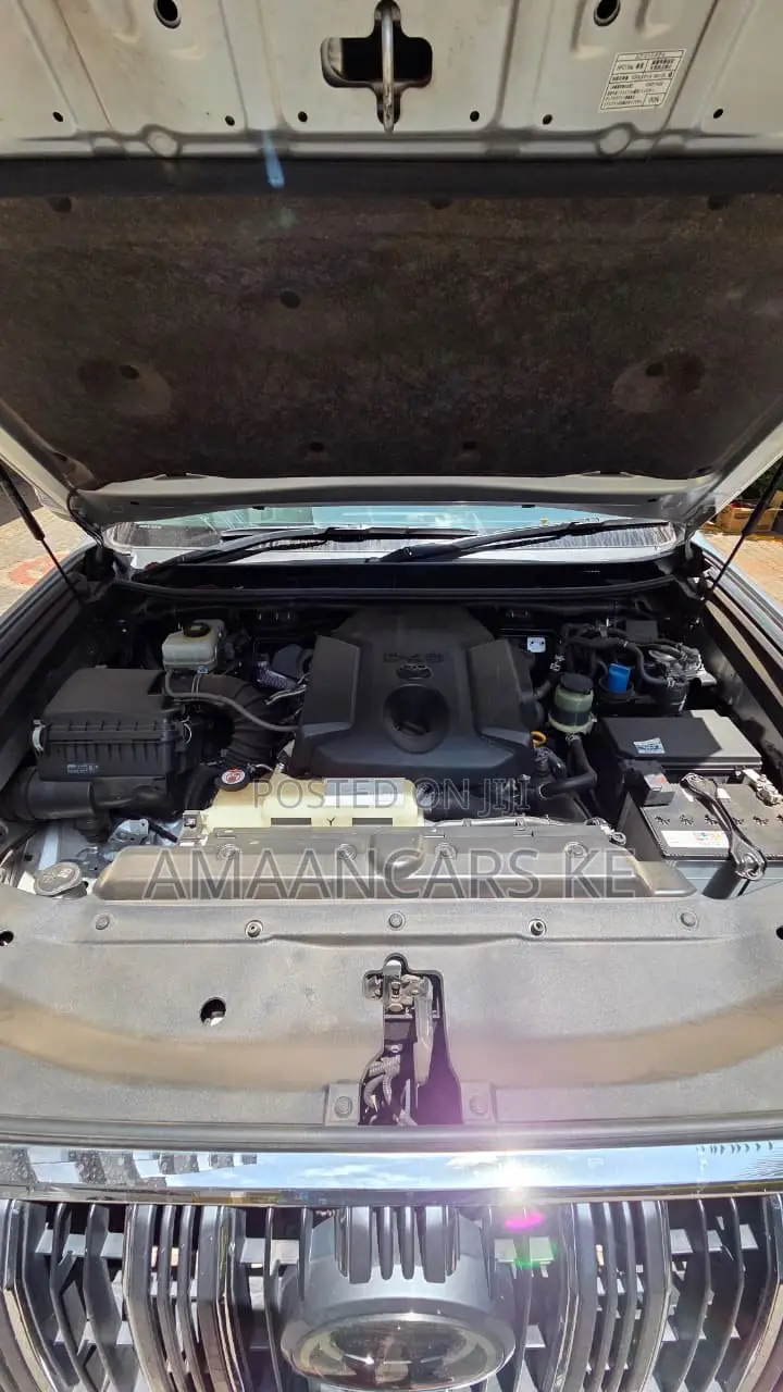 Toyota Land Cruiser Prado 2.8 2017 Silver
