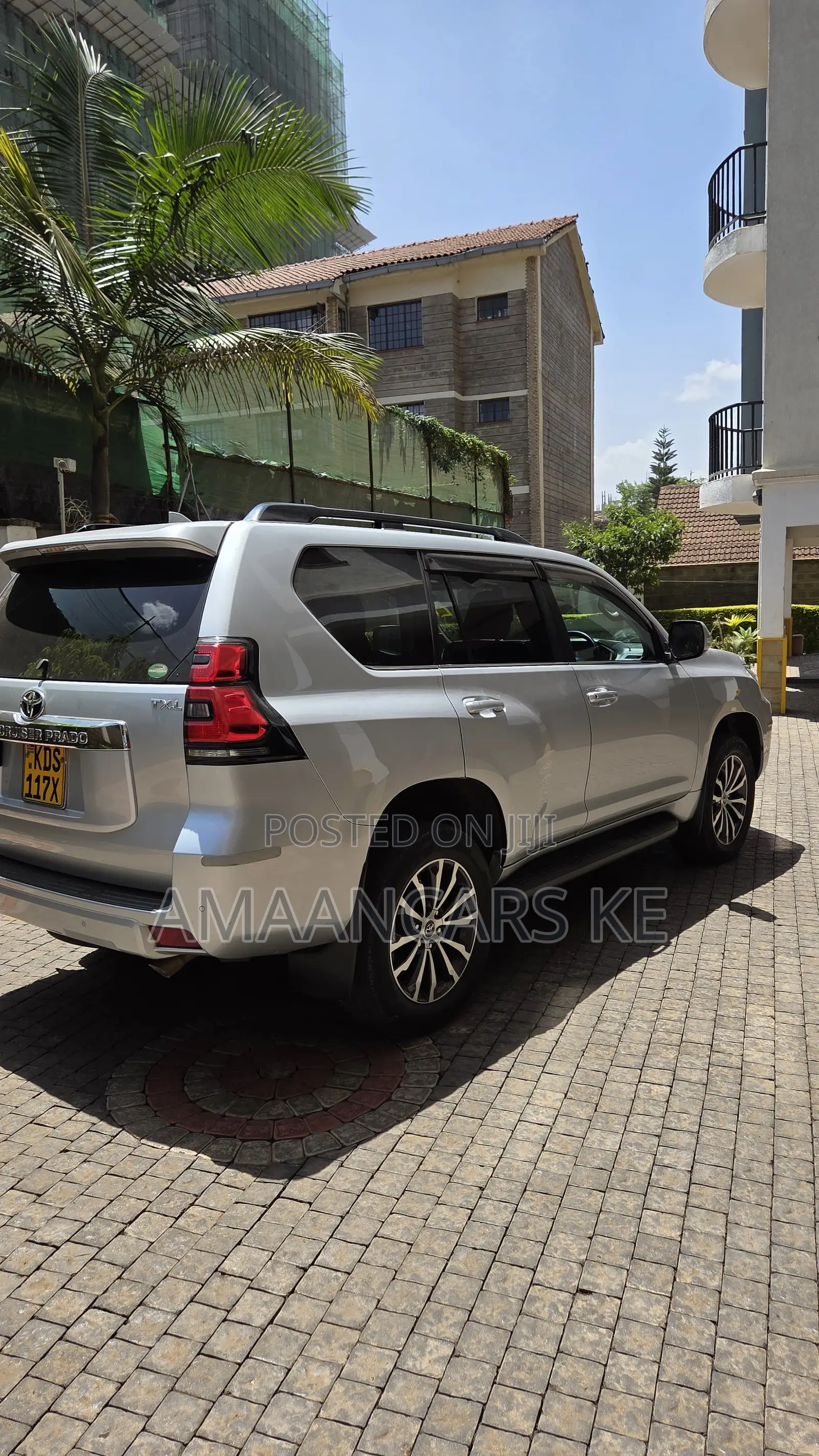 Toyota Land Cruiser Prado 2.8 2017 Silver
