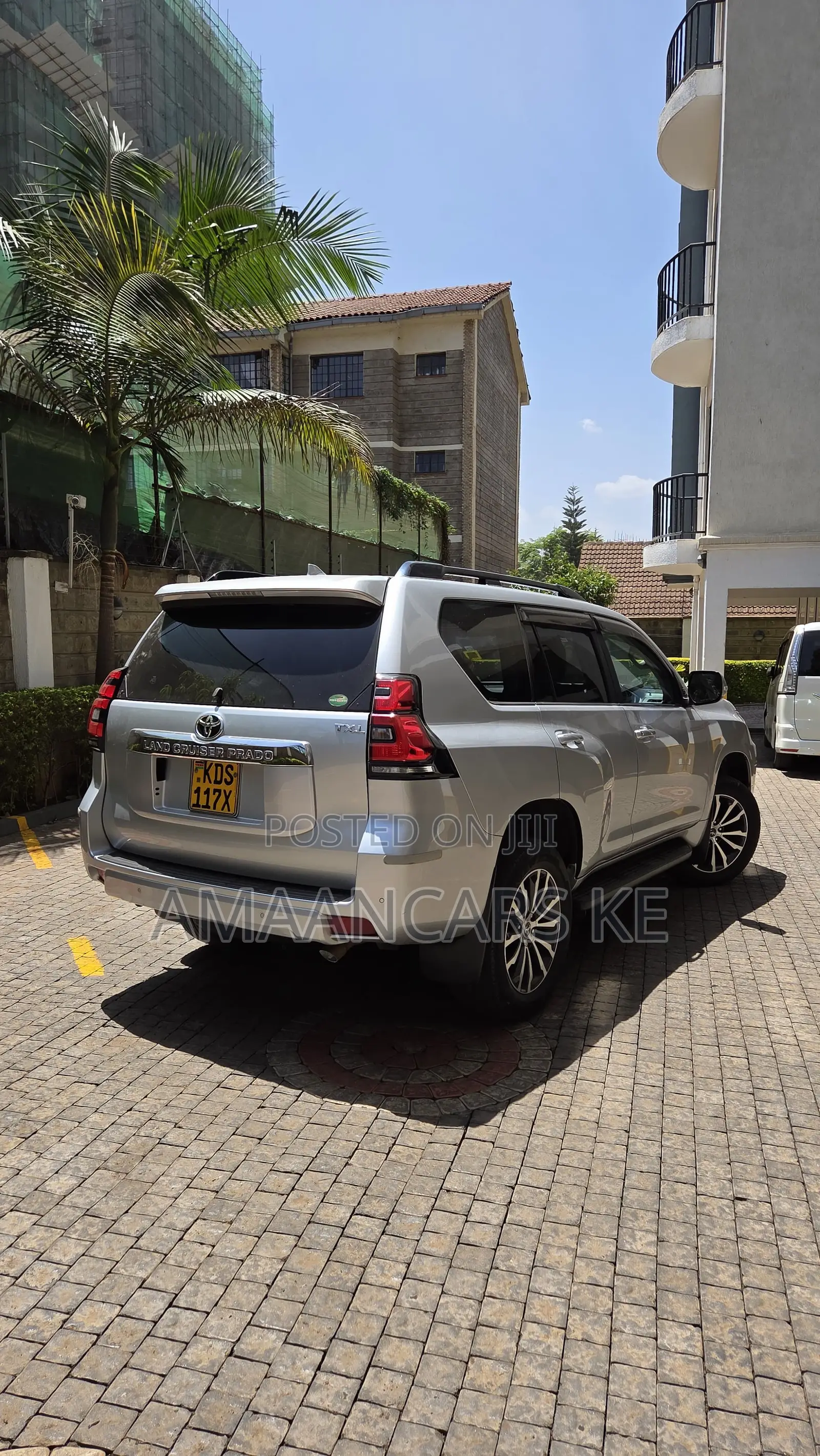 Toyota Land Cruiser Prado 2.8 2017 Silver