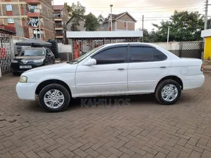 Nissan FB15 2005 White