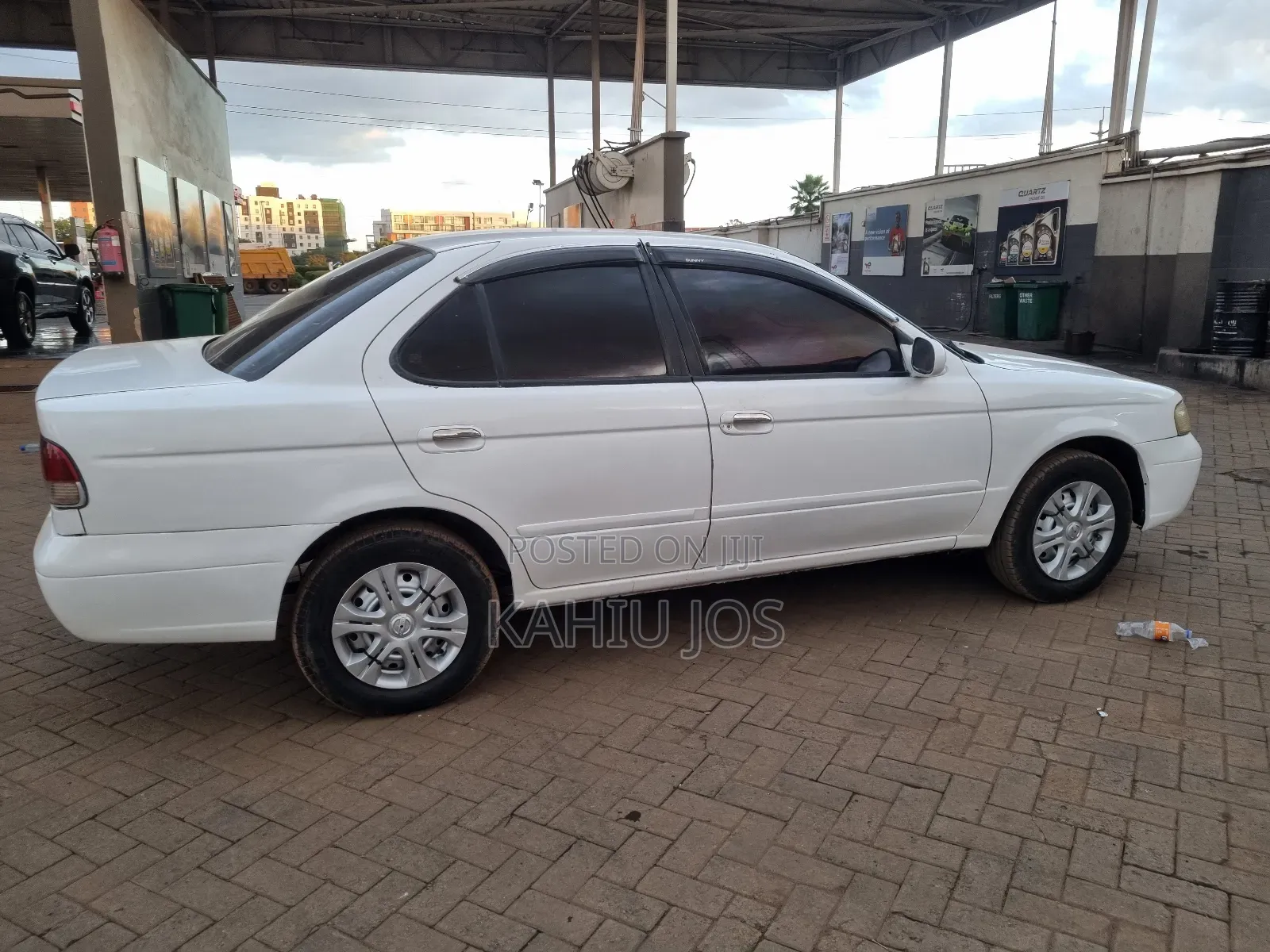 Nissan FB15 2005 White