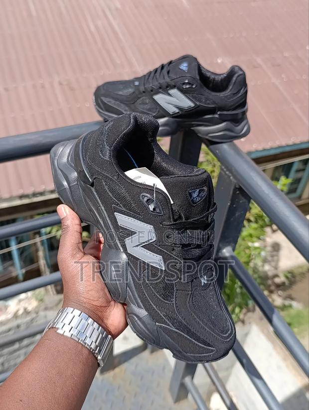 New Balance 9060 Black - thumbnail 2