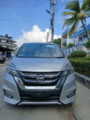 Nissan Serena 2019 Silver