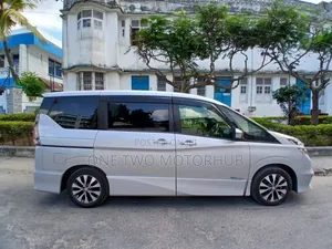 Nissan Serena 2019 Silver