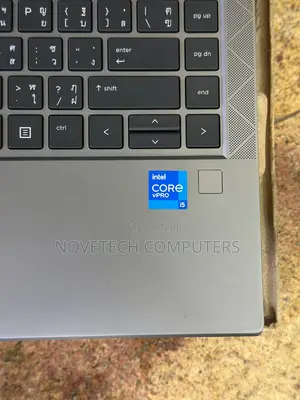 New Laptop HP ZBook Firefly G8 16GB Intel Core i5 SSD 1T