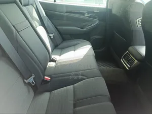 Toyota Crown 2018 Pearl