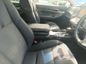 Toyota Crown 2018 Pearl
