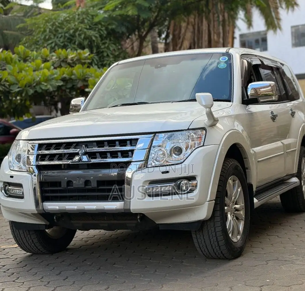 Mitsubishi Pajero 2019 White