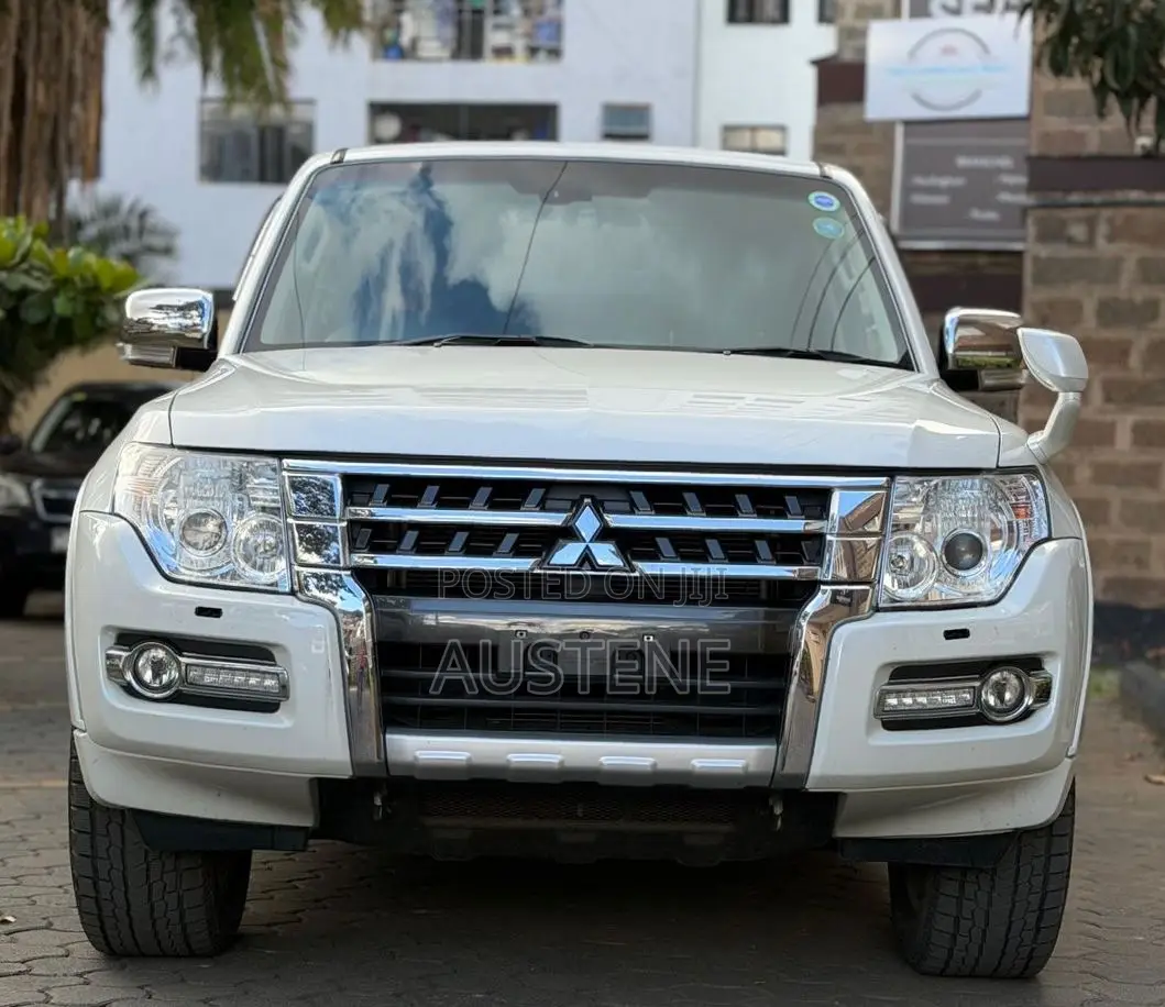 Mitsubishi Pajero 2019 White