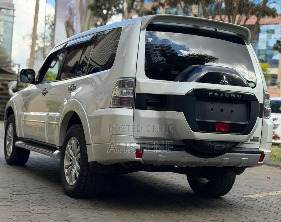 Mitsubishi Pajero 2019 White