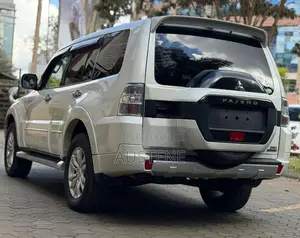 Mitsubishi Pajero 2019 White