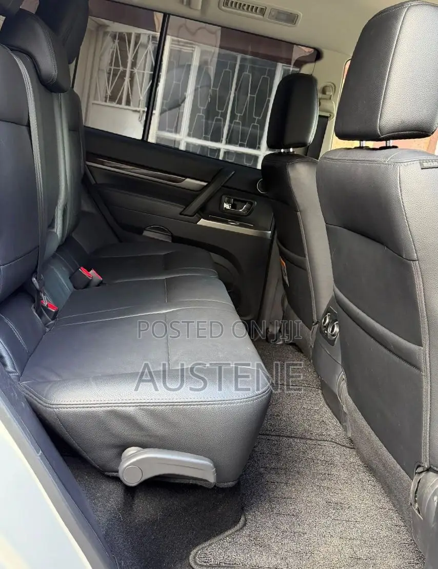 Mitsubishi Pajero 2019 White