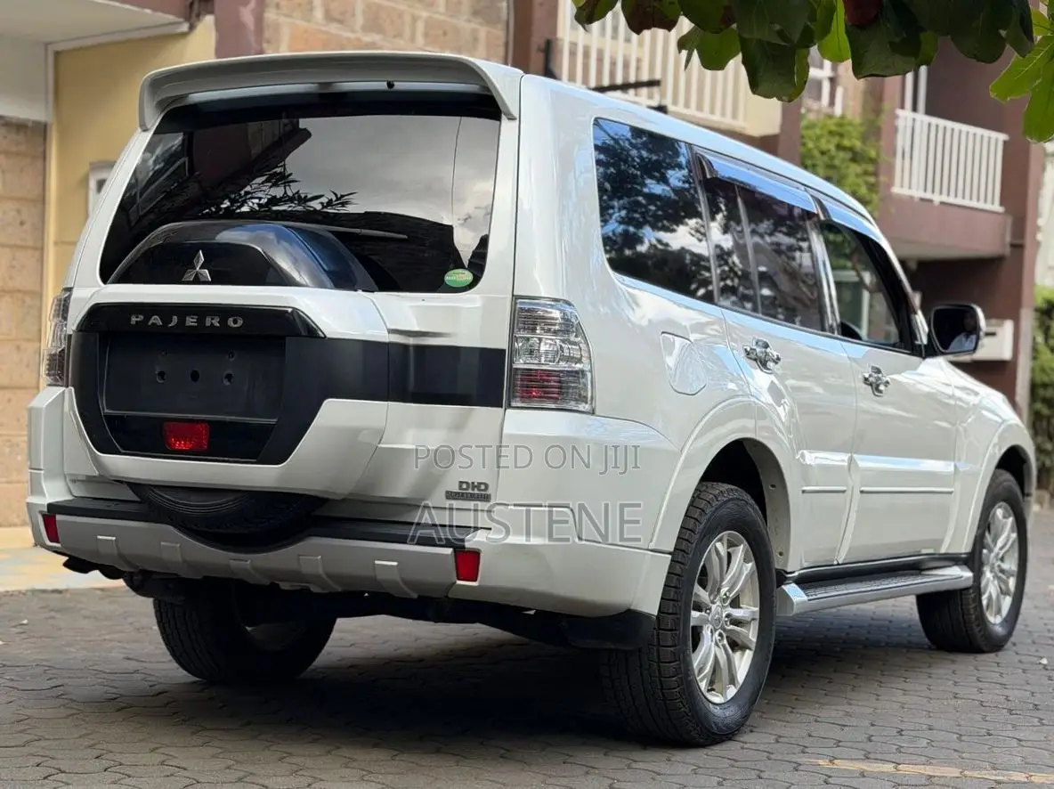 Mitsubishi Pajero 2019 White