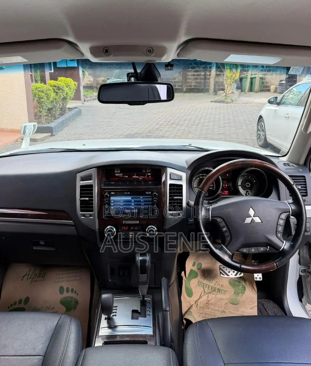 Mitsubishi Pajero 2019 White