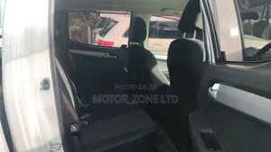 Isuzu D-MAX 2015 White