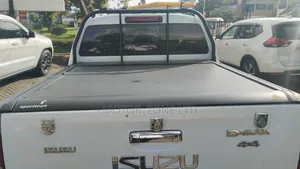 Isuzu D-MAX 2015 White