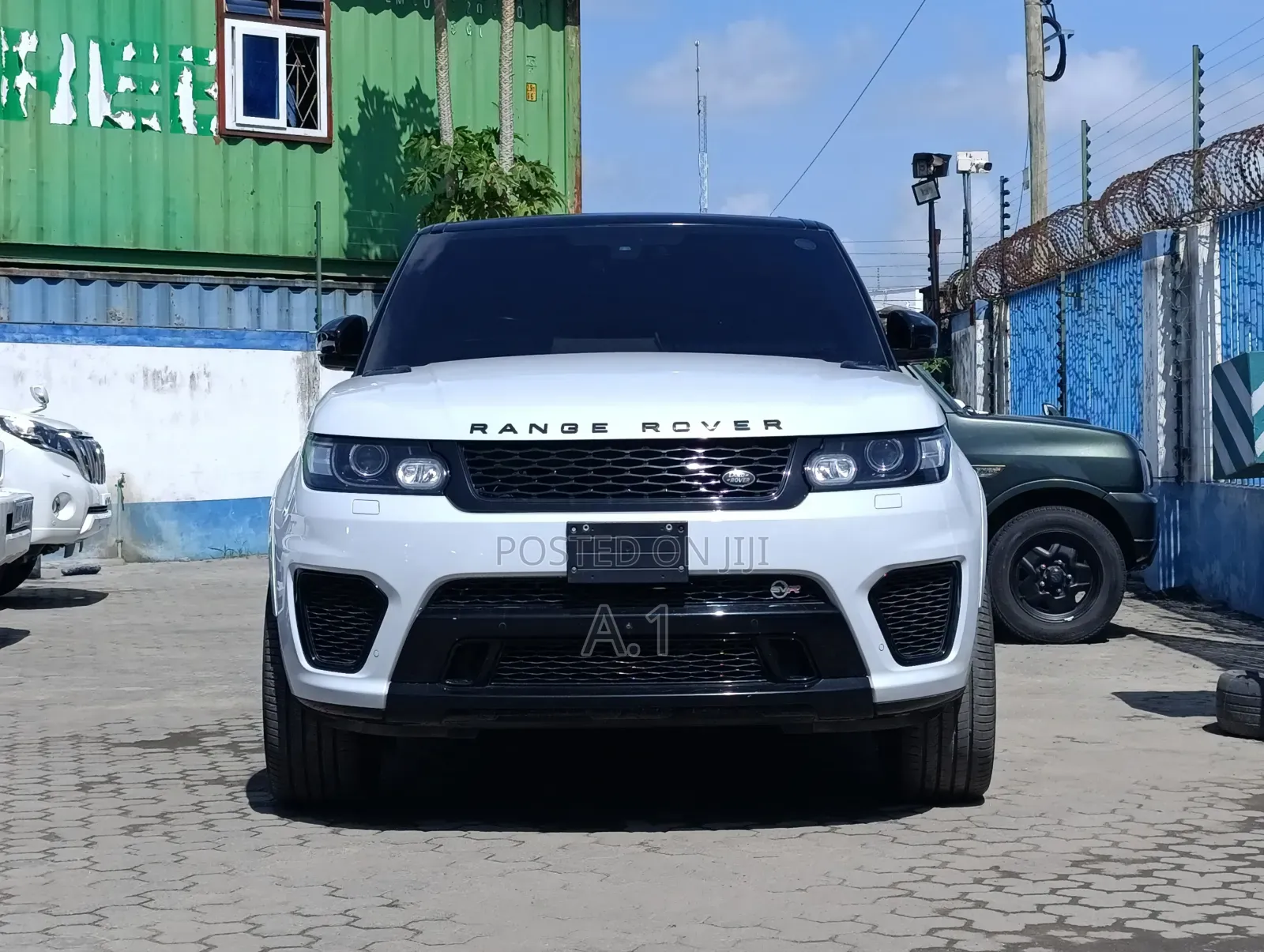Land Rover Range Rover Sport SVR 2018 White