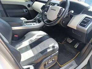 Land Rover Range Rover Sport SVR 2018 White