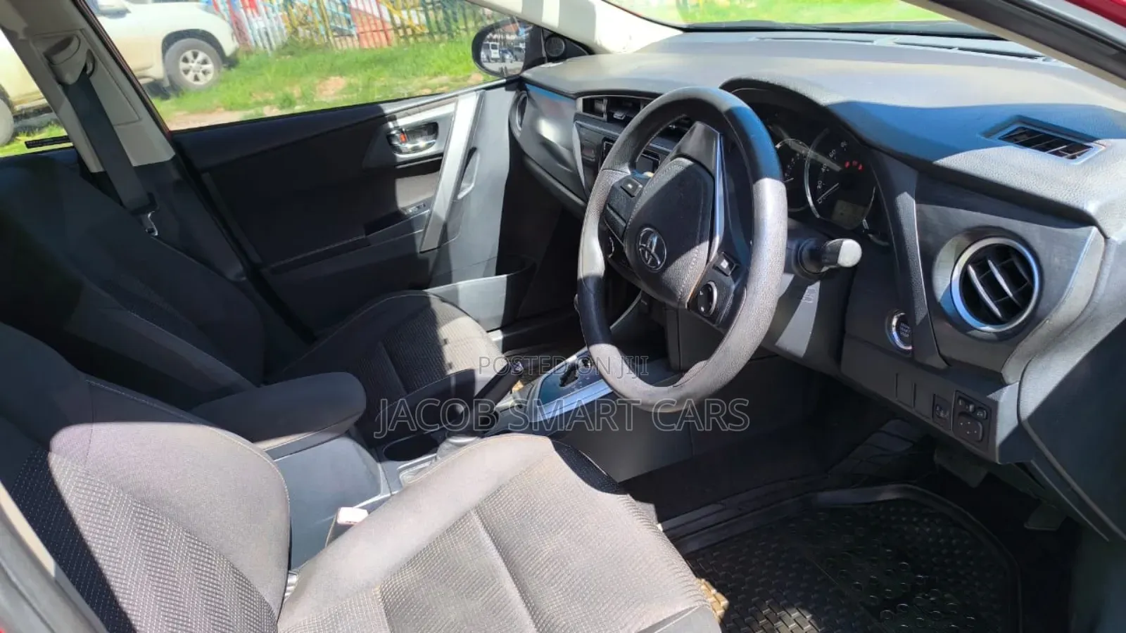 Toyota Auris 2013 Red