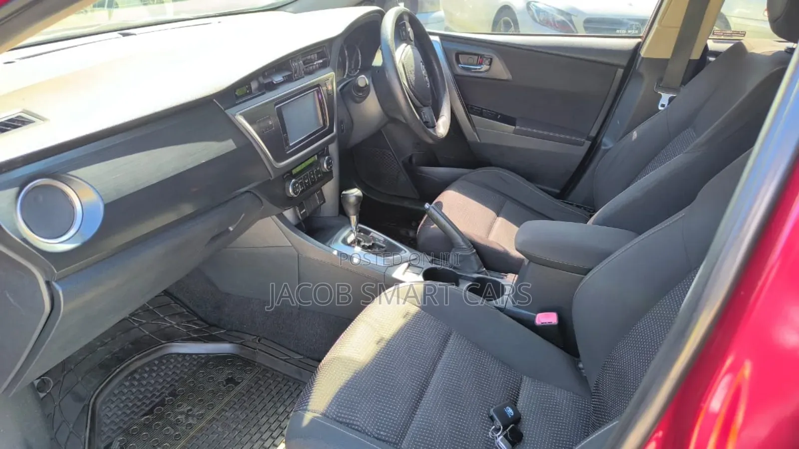 Toyota Auris 2013 Red